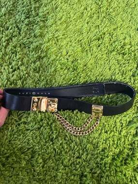 Suzi Roher Medium Black Leather Belt with Gold-Tone Hardware and Chain Detail